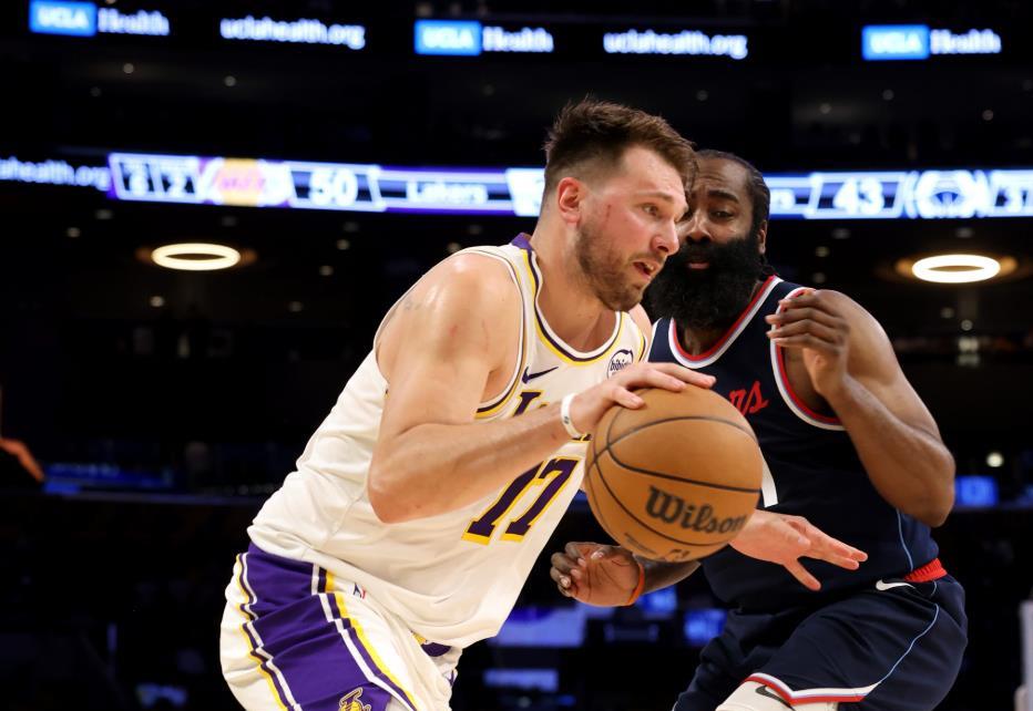 持球攻坚 持球攻坚