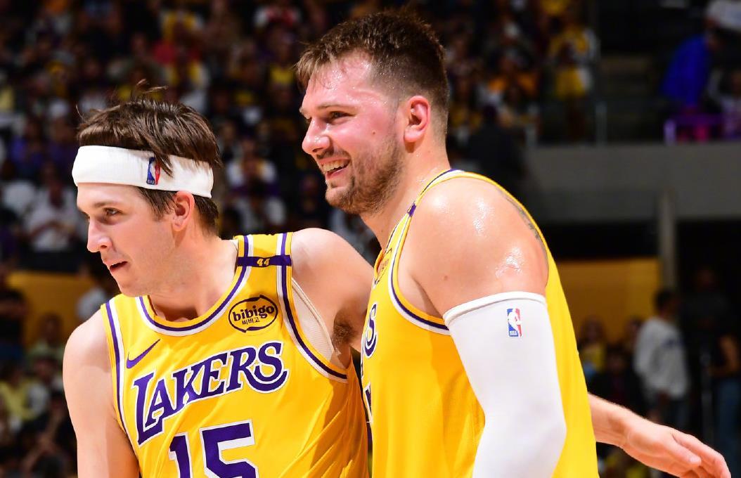 湖人拖了两 湖人拖了两