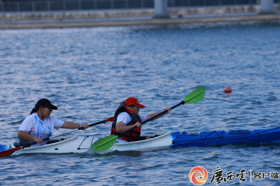 开激烈角逐 开激烈角逐